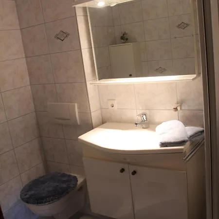 Apartment Wohnen Auf Zeit Im Turmchenhaus *