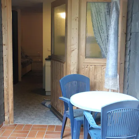 Apartment Wohnen Auf Zeit Im Turmchenhaus *